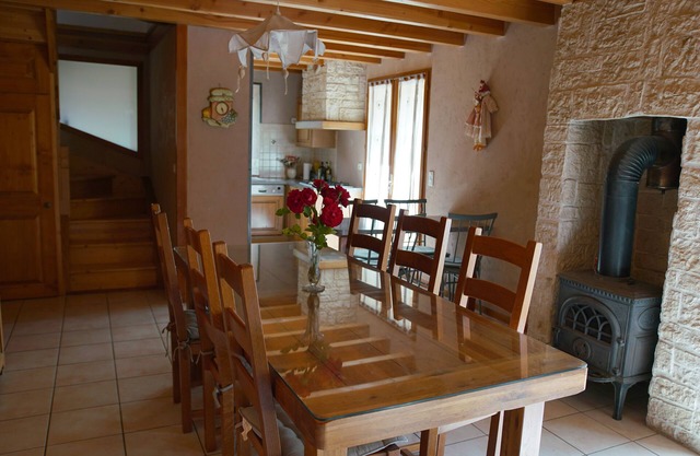 house sleeps 10 4 *