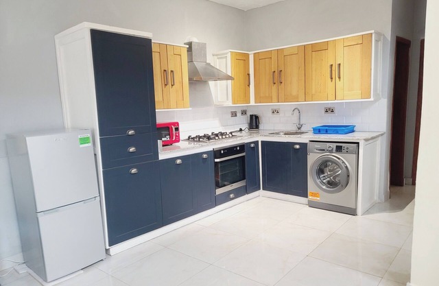 House Sleeps6-bbq-balcony-scenicmountainview