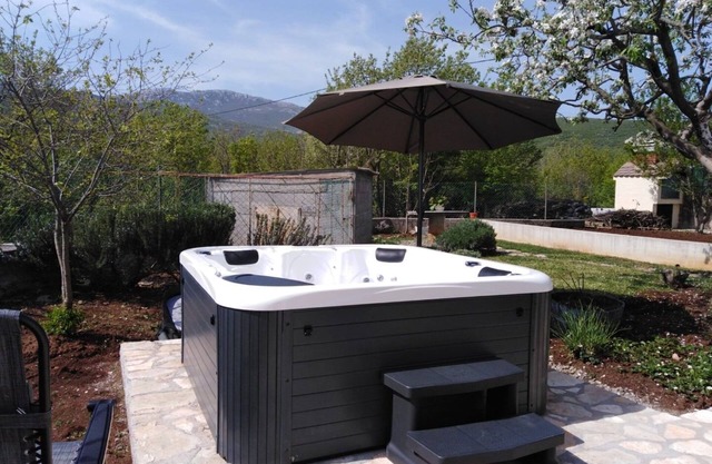 House Tamy - with jacuzzi (11214-K1) - Srijane (Omiš)