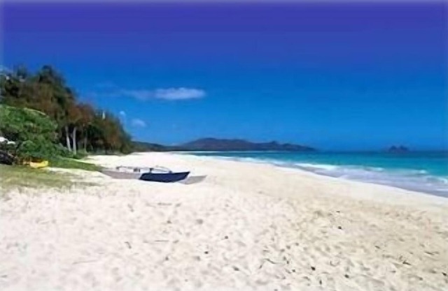 House that has it all, Hot Tub, Kayaks, Surf Boards, Snorkeling gear & more