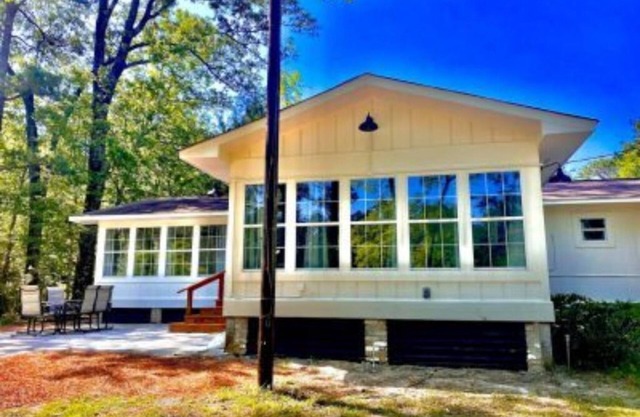 House - The Lake House