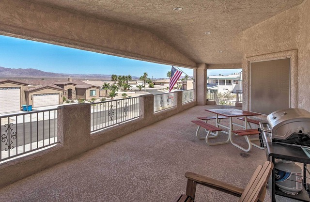 House w/Grill, Balcony & Views of Lake Havasu