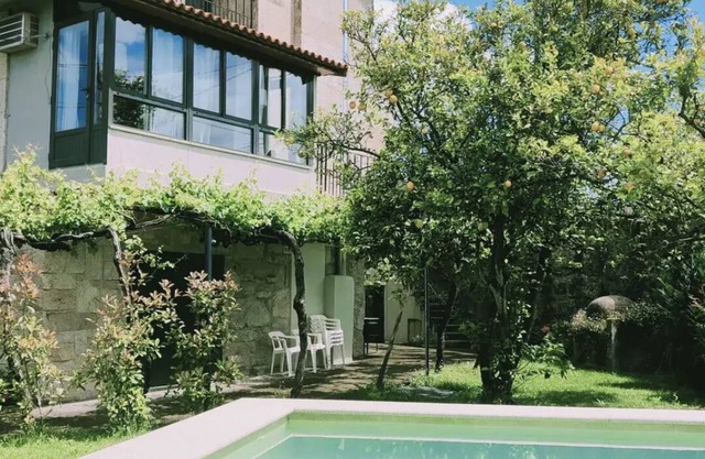 House with salt pool, Mondariz. Rias Baixas, 10 people