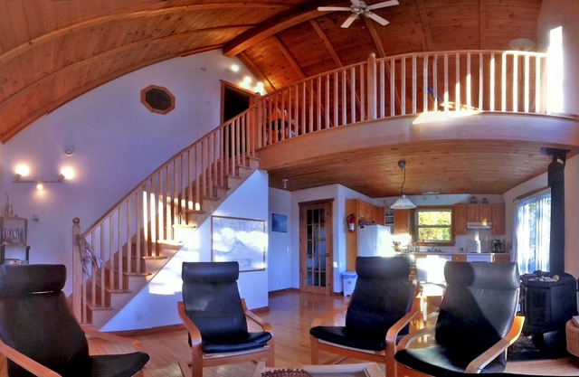 House with a bright, breathtaking view by a private beach and wharf