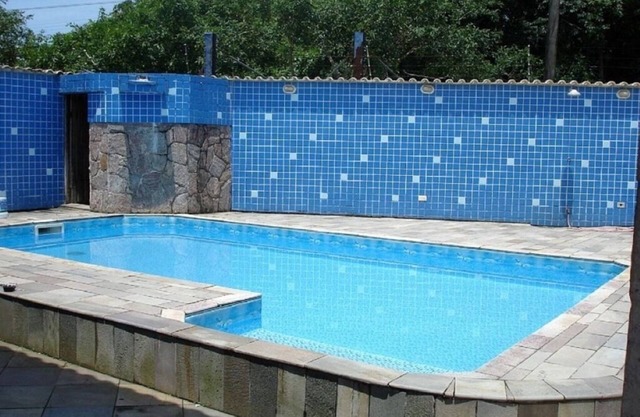 House with 4 bedrooms, 1 suite - swimming pool and barbecue