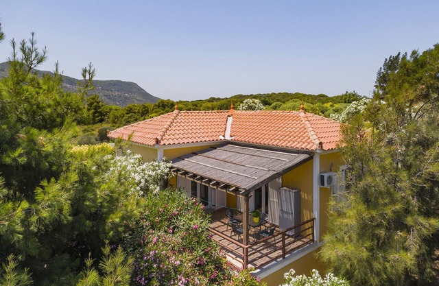 House with character, private swimming pool, spectacular view