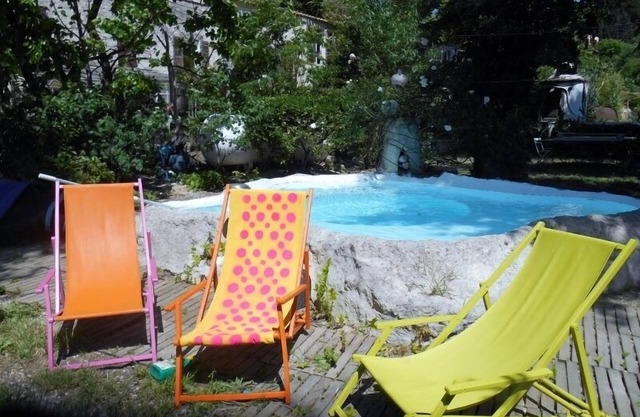 House, with garden and communal swimming pool, for 8 people, 2 bedrooms