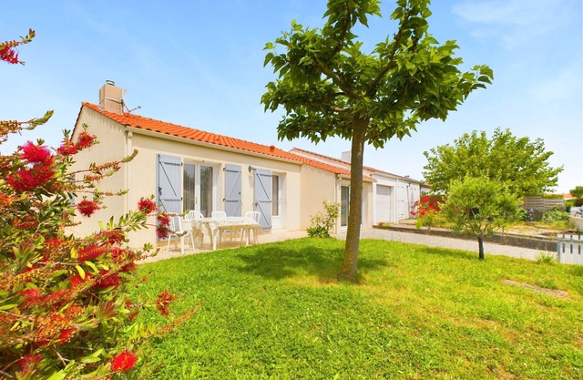 House with garden - Between beach and river
