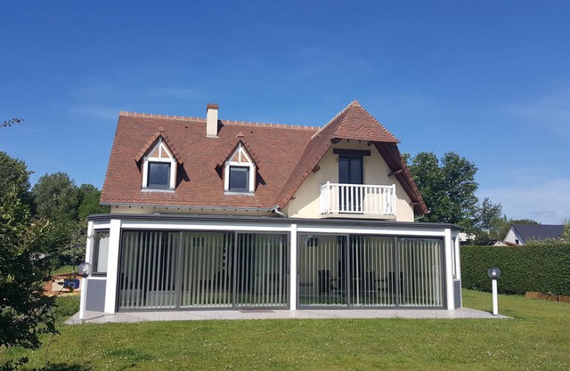 House with indoor pool in Dieppe