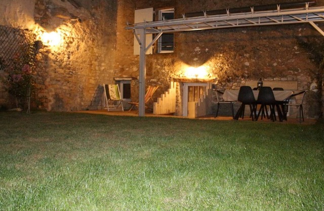 House with Jardin aucoeur du Village de Monpazier