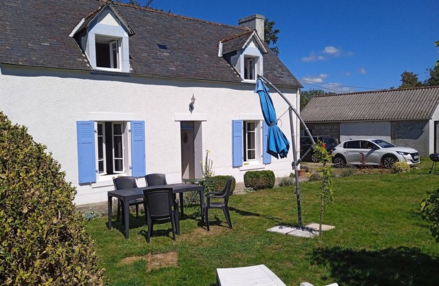 House with large garden, quiet not overlooked, close to Bénodet, WIFI