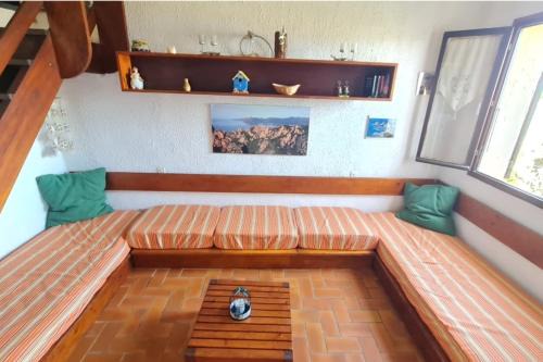 House with pool and tennis court in Porticcio