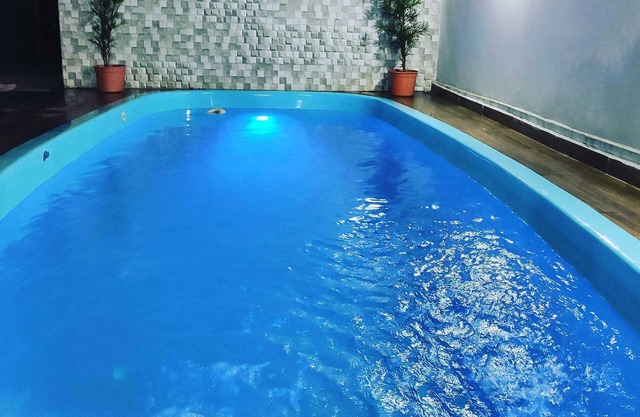 House with pool and wood stove 12 minutes from Beto Carrero