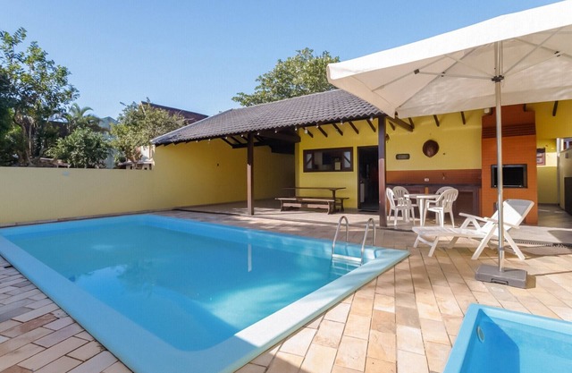 House with pool Guaratuba-Barra do Saí - 100 m from the beach