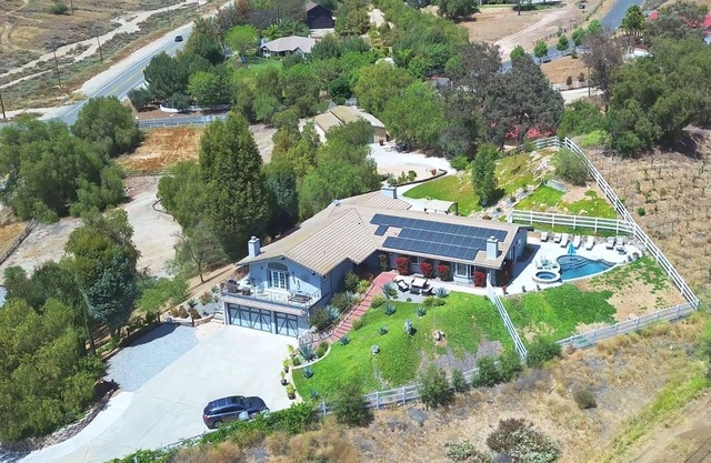 House with pool/spa/minutes to wineries