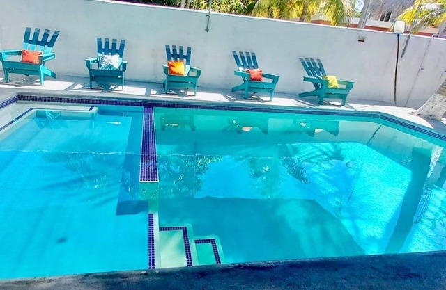 House with private pool, 2 bedrooms with air conditioning and kitchen.