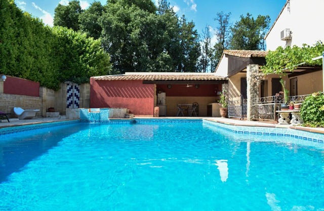 House with private pool and garden, near Pont-du-Gard