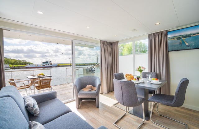 Houseboat - Floating apartment with terrace