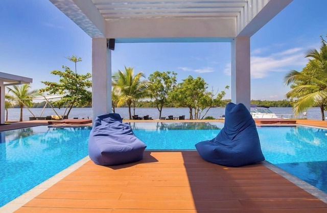 Houseboats By DAE Colombo