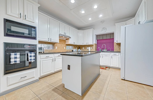 Houston-Cypress Spacious Home
