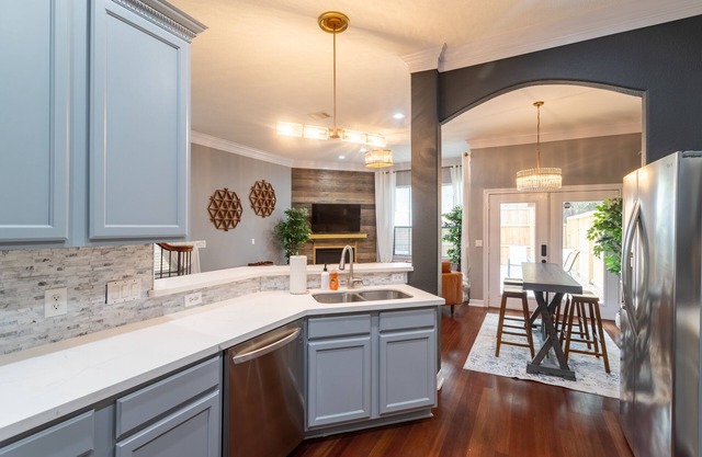 HOUSTON HEIGHTS GUEST HOUSE