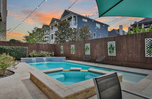 Houston Home Near Downtown w/Pool & Hot Tub!