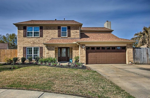Houston Home with Private Outdoor Pool!
