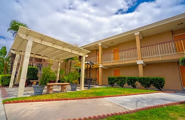 Howard Johnson by Wyndham Buena Park