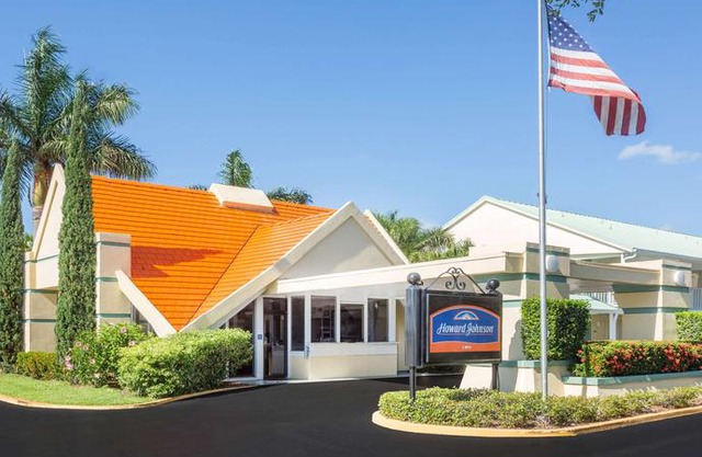 Howard Johnson by Wyndham Vero Beach Downtown