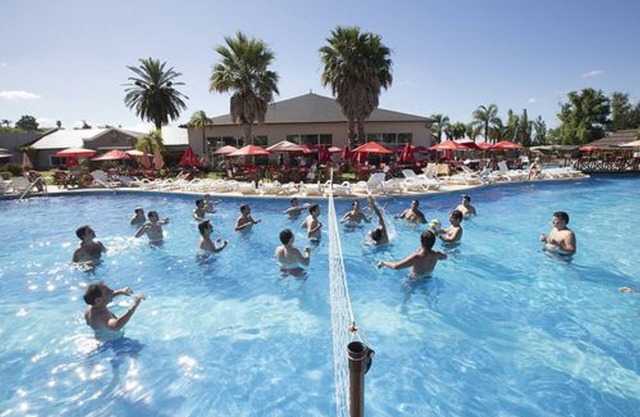 Howard Johnson by Wyndham San Pedro Resort & Marina