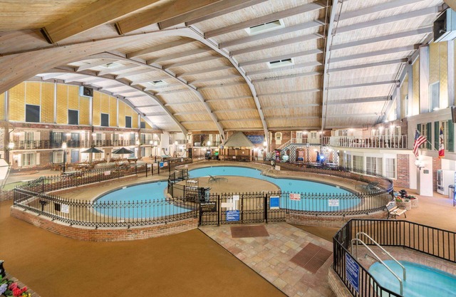 Howard Johnson by Wyndham Burlington