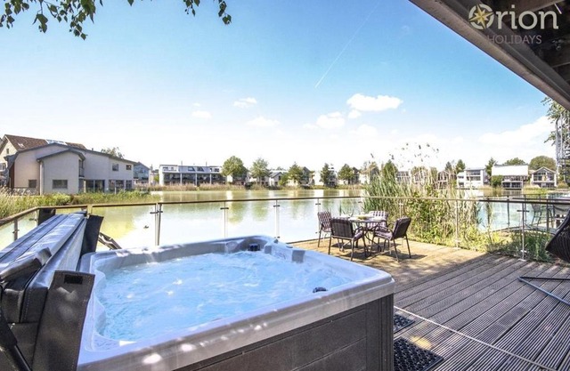 Howells Mere 27, Crane Lodge