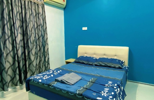 HS-Stay Here with 3 bedrooms and 2 bathrooms