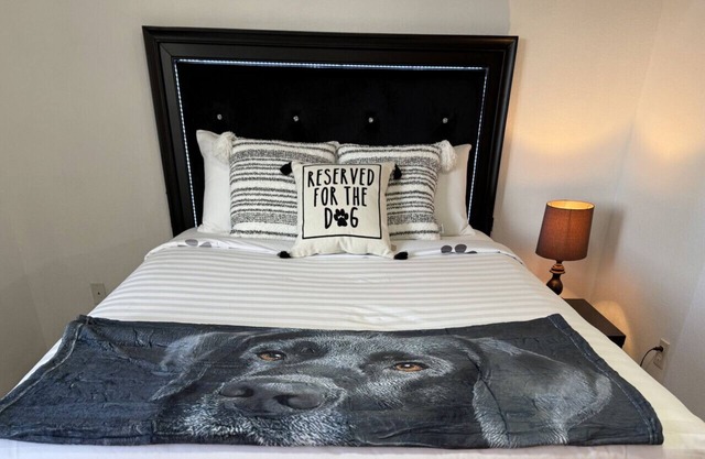 Huckleberry's Hometown Hideaway near Boise Airport
