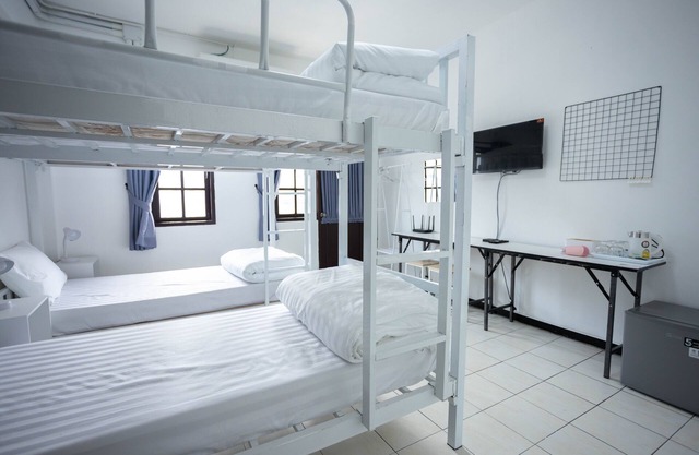 Hug Home Huaykaew guesthouse. 4 bedroom 3 bathroom