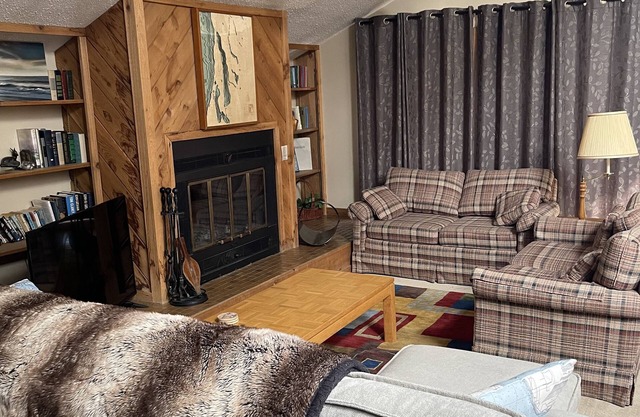 HUGE 2 Bedroom, 2 Bath Penthouse Condo at Schuss Mountain