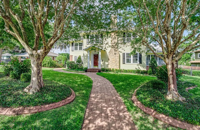 Huge 5br 4ba by the Lake & FSC. Downtown, Food, Bars Parks. 2 Kitchens.16 guests