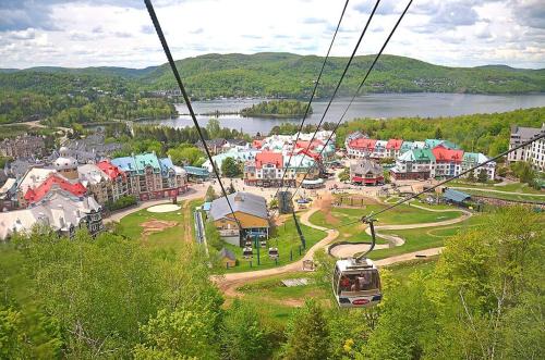 Huge condo in front of Tremblant ski resort