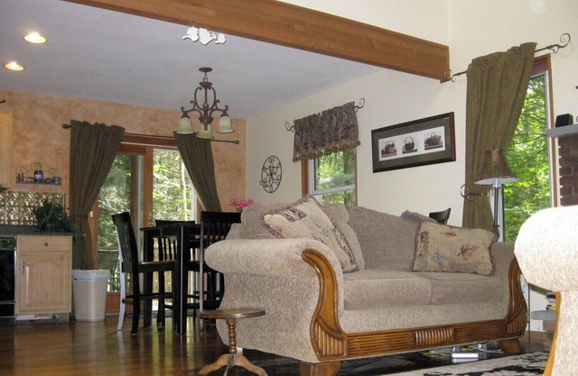 HUGE discount this wknd! Escape to a BEAUTIFUL Secluded, Streamfront HOT TUB