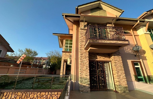 Huge Homestay in Town! Can fit 15-20 pax