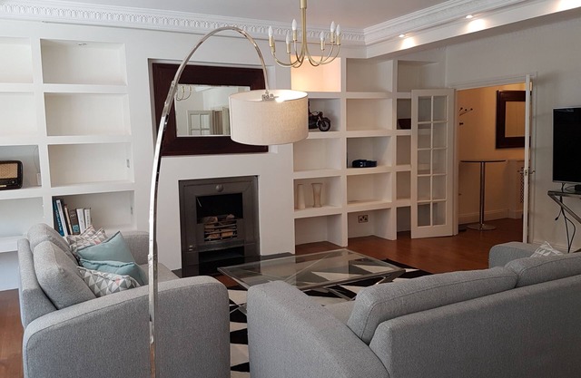 Huge Hyde Park apartment of ca. 300 sqm