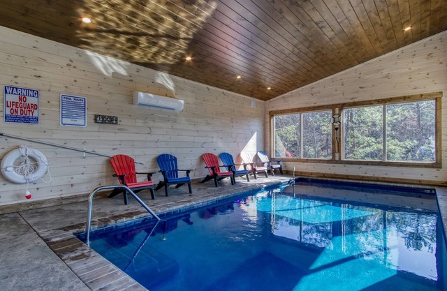 HUGE LUXURY CABIN! BIG ELK LODGE - SLEEP 81 GUESTS and. IT'S GOT AN INDOOR SWIMMING POOL!