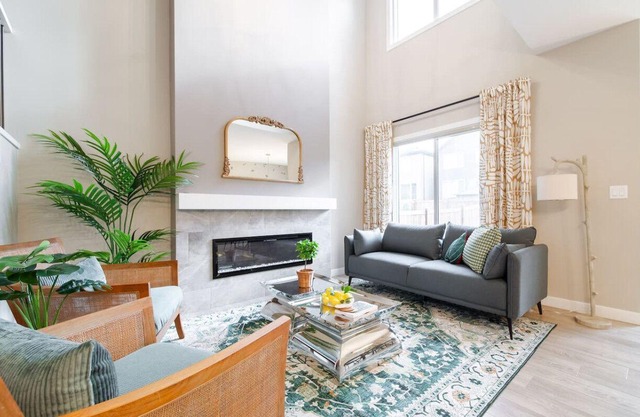 Huge Modern Home | Sleeps 12 | Near Airport | Yard
