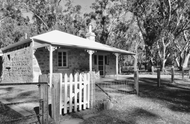 Hughes Park Cottage- peaceful serene getaway
