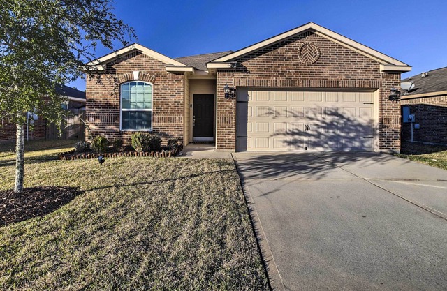 Humble Vacation Rental - Walk to Park!
