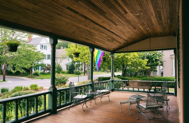Hummingbird Inn