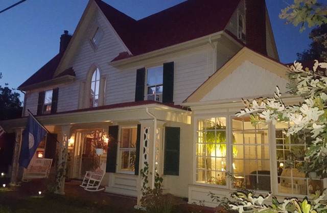 Hummingbird Inn