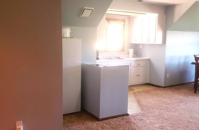 Hunters! Great studio apartment bordering BLM area 75/751