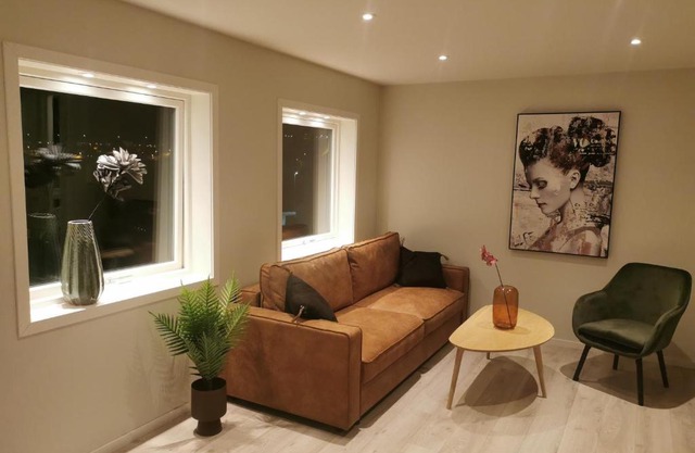 Hurthi Apartment - Blue House