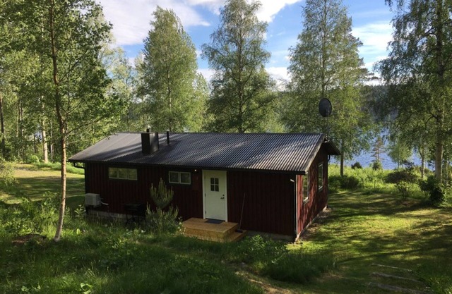 Hus Bjöksjöblick - Holiday home with lake view & boat in southern Sweden